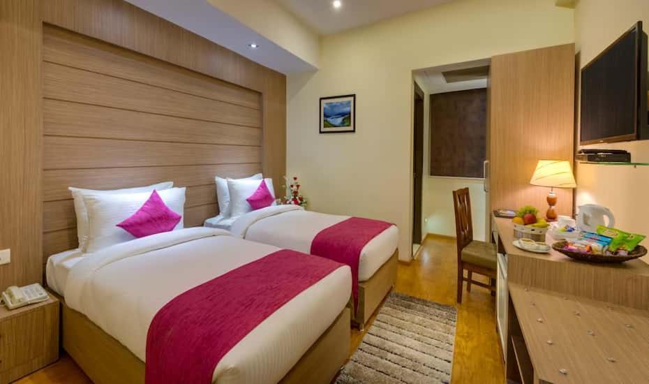 Hotel Tu Casa International Near Delhi Airport Neu-Delhi Exterior foto